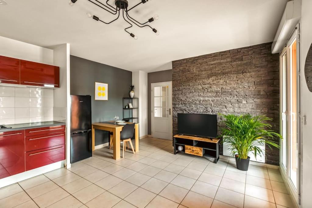 T2 Paisible Vaise, Avec Parking Metro Direct Bellecour Apartment Lyon Exterior photo